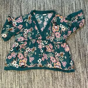 Maurices Women’s Size XXL Ruffle Bell Sleeve Faux Wrap Blouse Green Floral‎